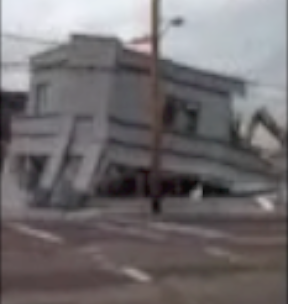 Video shows Auto Plaza Ford main building collapse