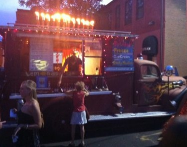 A food truck sells at a Maplewood event.
