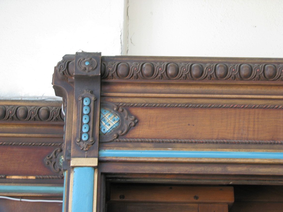 A detail of the ornamented cornice that once ran without interruption around the entire room.