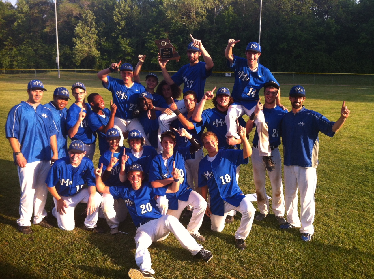 MRH baseball takes Districts over Brentwood: been a while