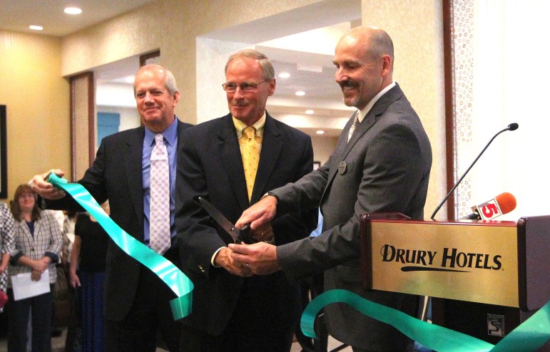 Larry Hasselfeld, SVP and CFO of Drury Development, Brentwood Mayor Pat Kelly and Drury GM Nelson Bay mark the grand opening of the Drury Inn and Suites on September 17.