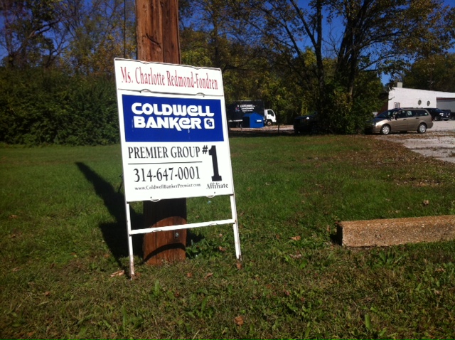 Lot behind Maplewood antique malls for sale