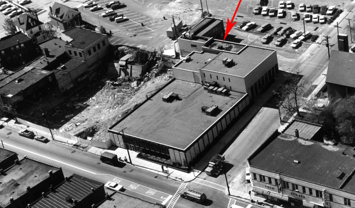 By 1967, when this photo was taken, Golde's,destroyed by fire in 1966, had not yet been replaced.  Citizen's Bank had greatly expanded their building displacing western Auto and absorbing the drive in banking facility as well.