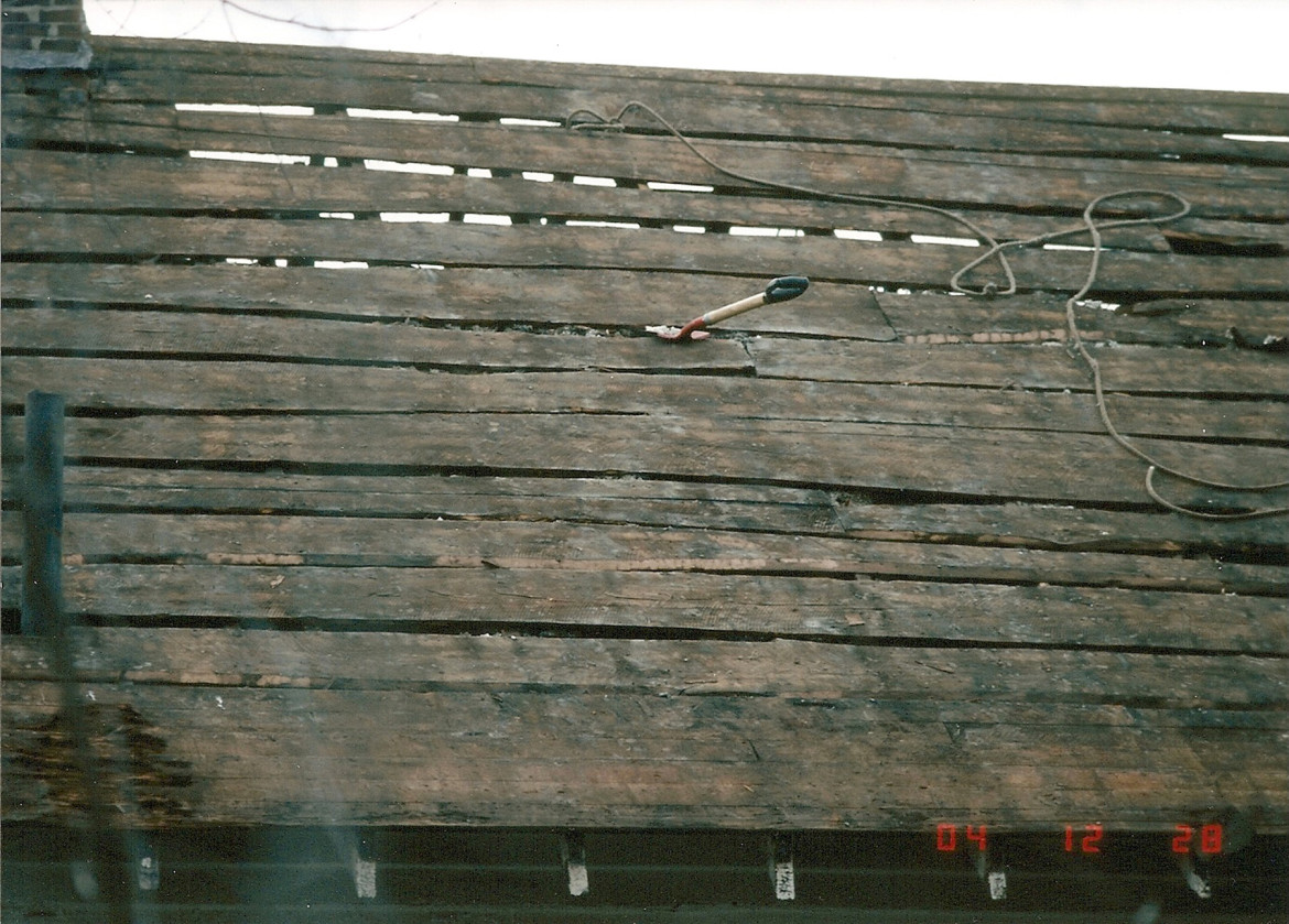 With the deck exposed during the reroofing, it's very easy to see the organic nature of the construction of Woodside.  A 30 year roof with copper flashing was installed in Dec. 2004 - Jan. 2005 by the true savior of Woodside an anonymous donor.
