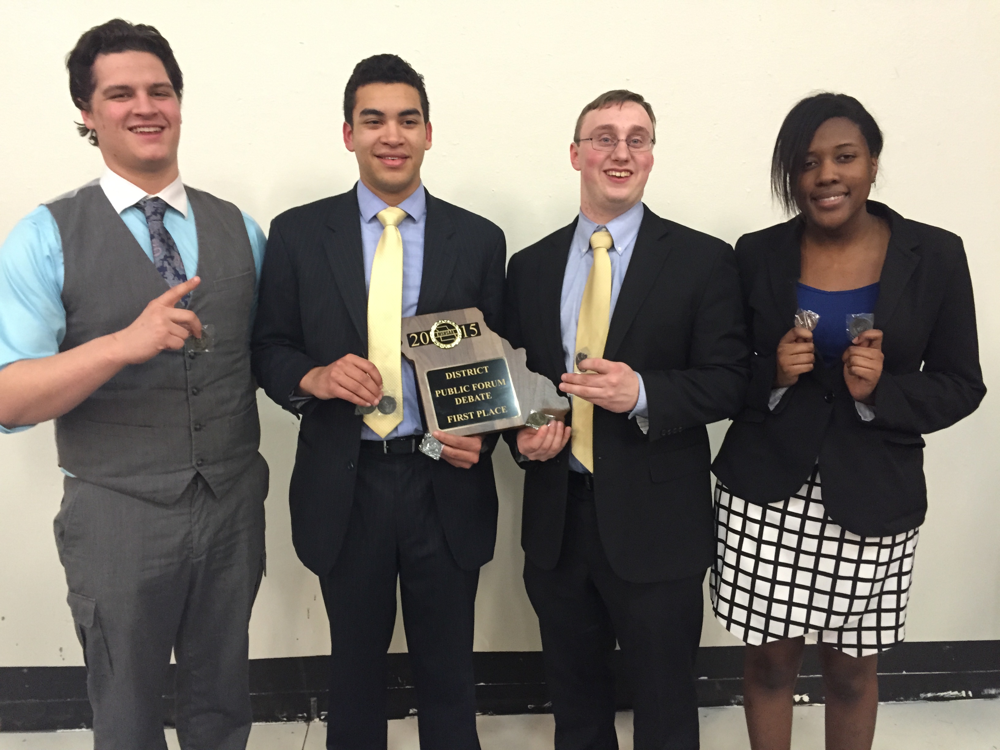 Brentwood HS debaters qualify for nationals, state competition