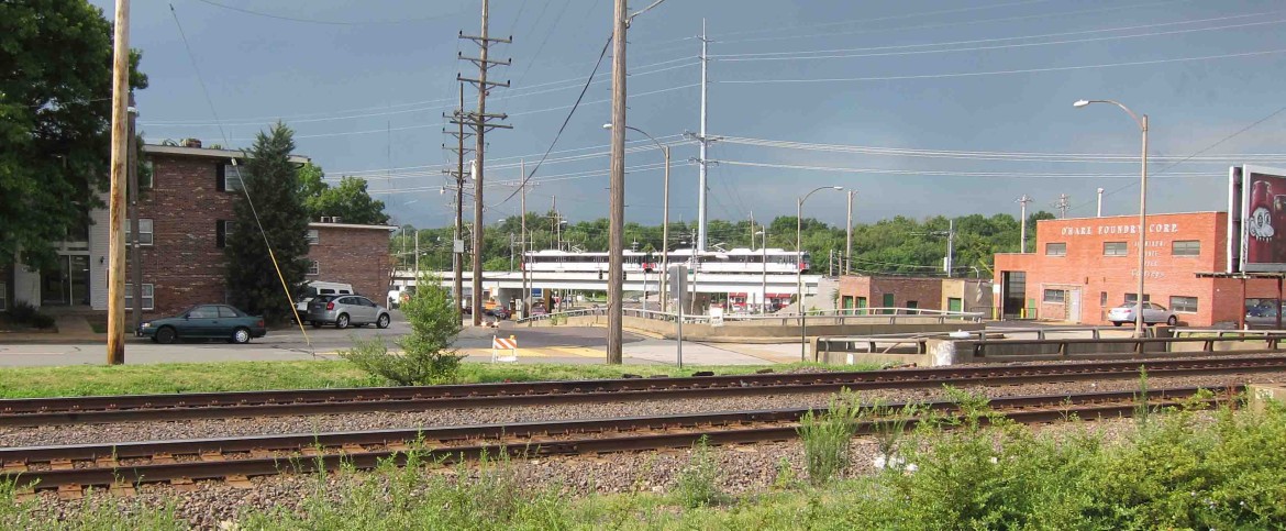 Looking to the SW at the intersection of Big Bend and Greenwood in 2010. I don't know exactly when the Tulip Box Restaurant disappeared from this scene. The widening of Big Bend and the building of the railroad viaduct would have certainly necessitated its demolition if it was still there at the time. From memory I think those events happened prior to 1965.