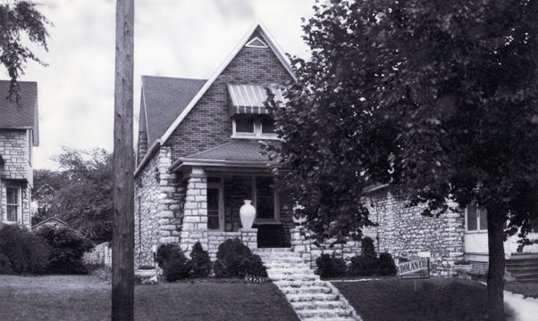 There are fifteen stone homes like the one above. Ten on Big Bend and five on Walter Ave. 3220 Big Bend, built in 1910, has a front porch that was added later. that is why the porch is ashlar and the rest of the house is rubble. The rubble construction of the house to the right is easy to see.