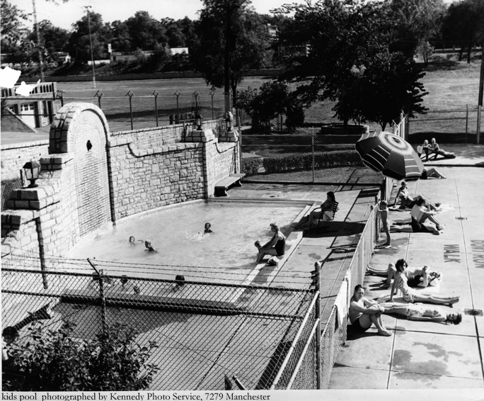 Here is a vintage photo with the kiddie pool. A stream of water came out of the center upper part. Collection of Tom Grellner.