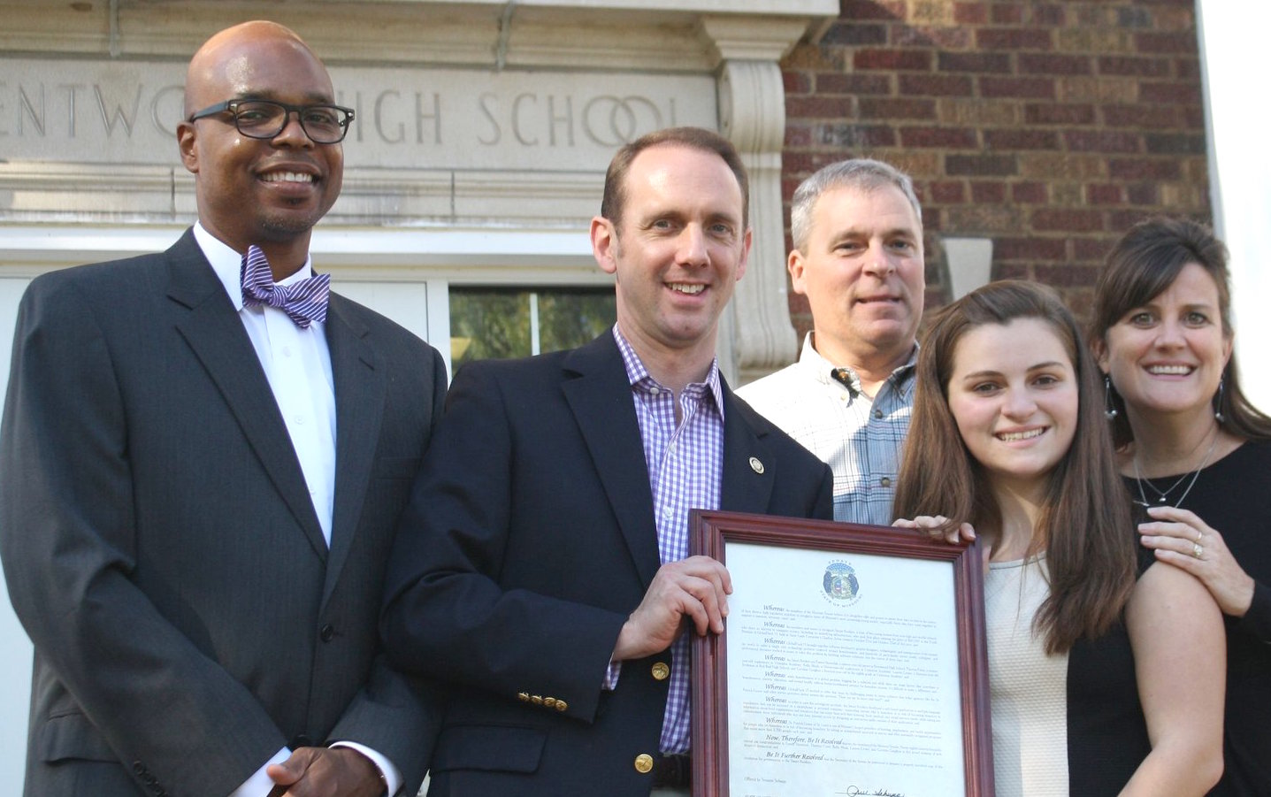 Senator Sifton honors Brentwood student