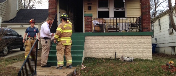 House fire injures 3, kills 4 dogs in Maplewood