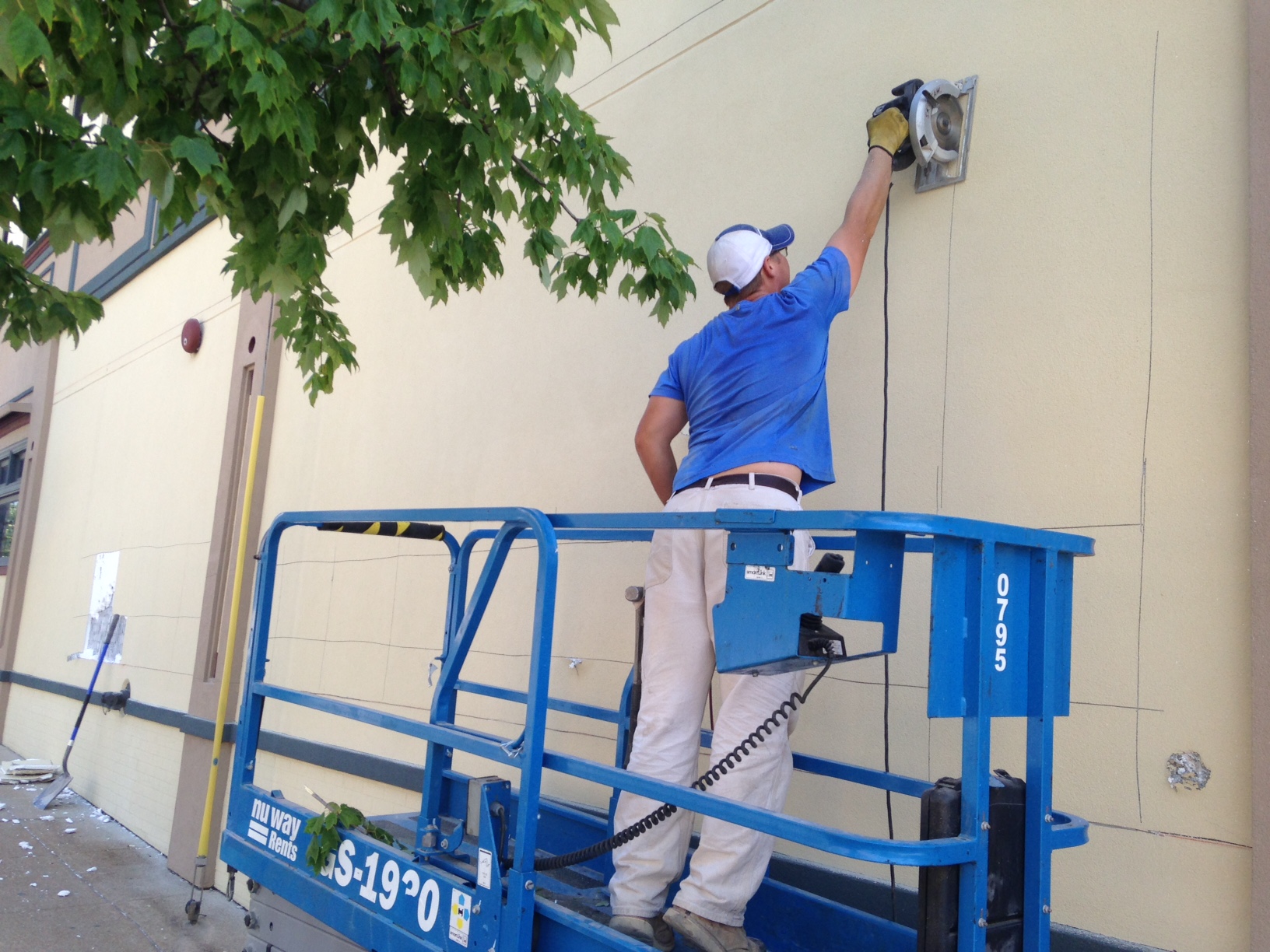 New window and door appear in downtown Maplewood