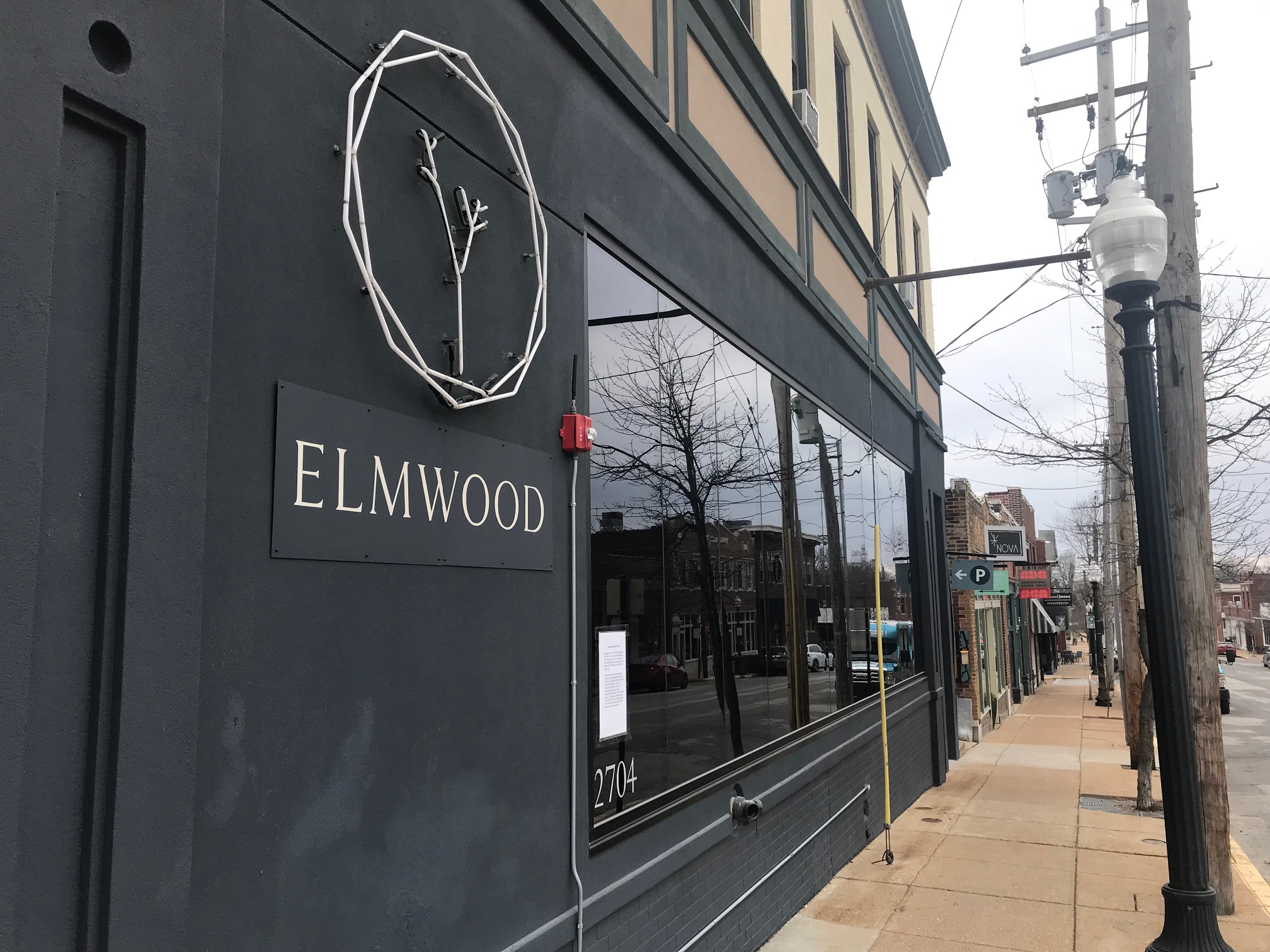 Elmwood location pivoting to burgers, according to notice